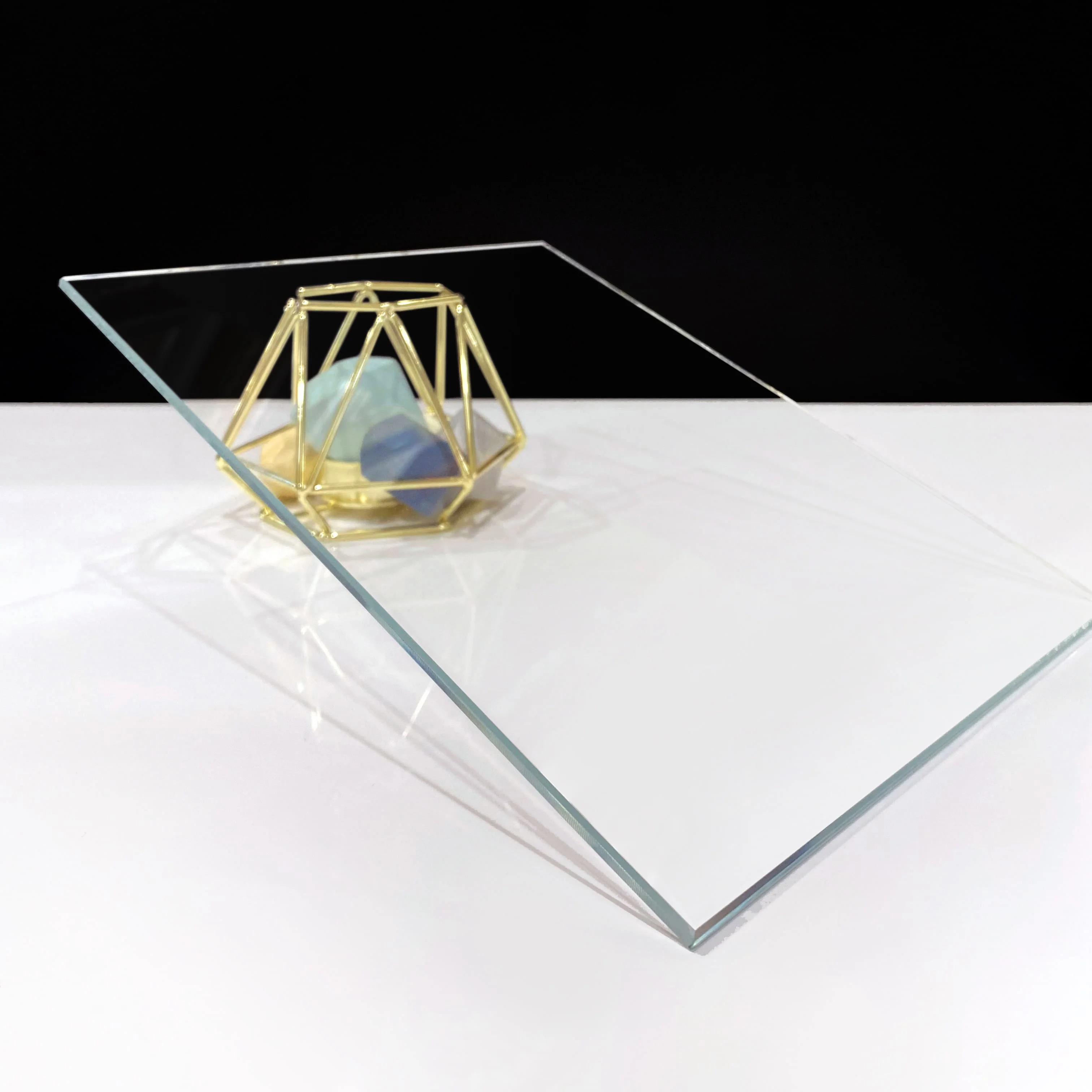 Стекло сверхпрозрачное 4 мм