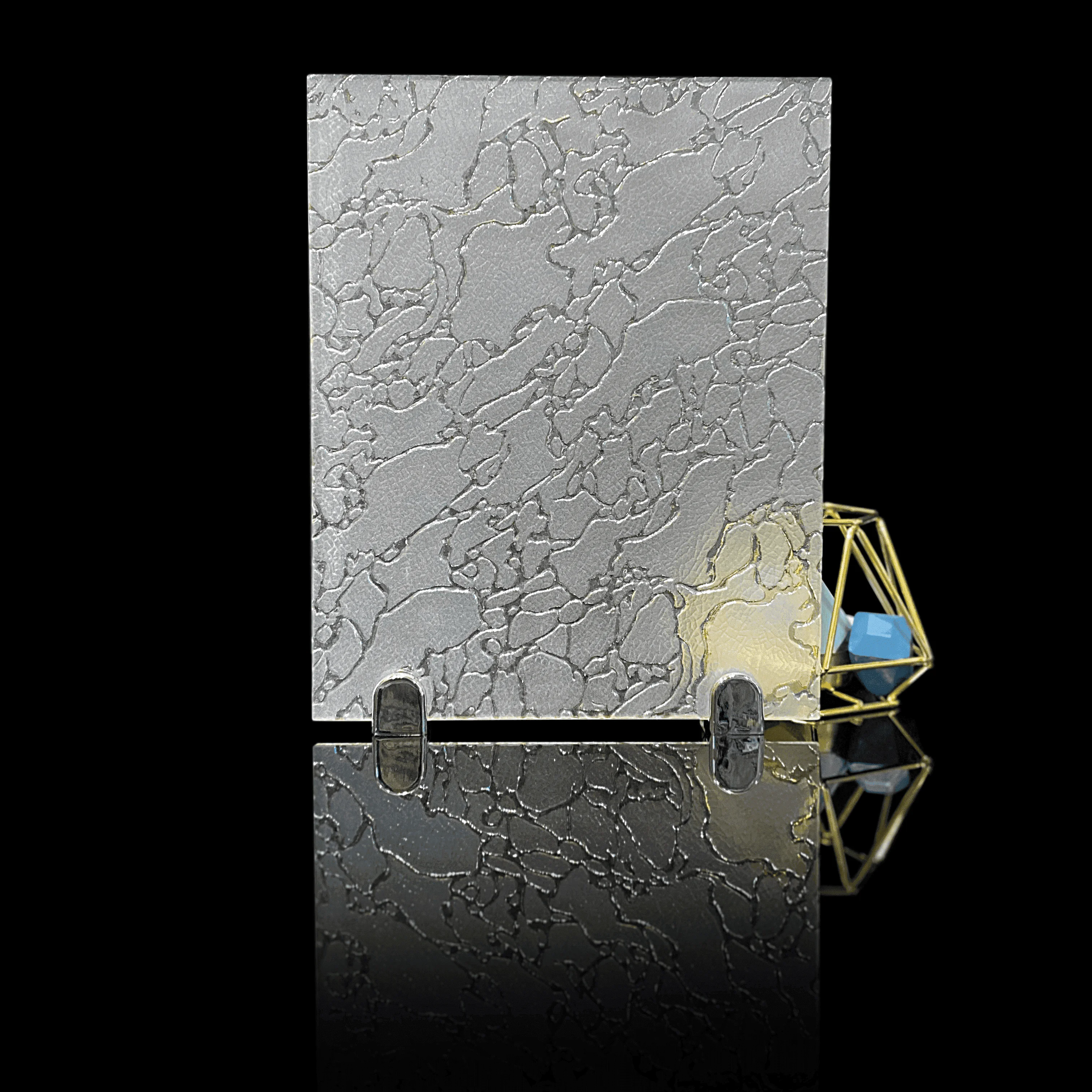 Дельта бесцветная напиленная-0