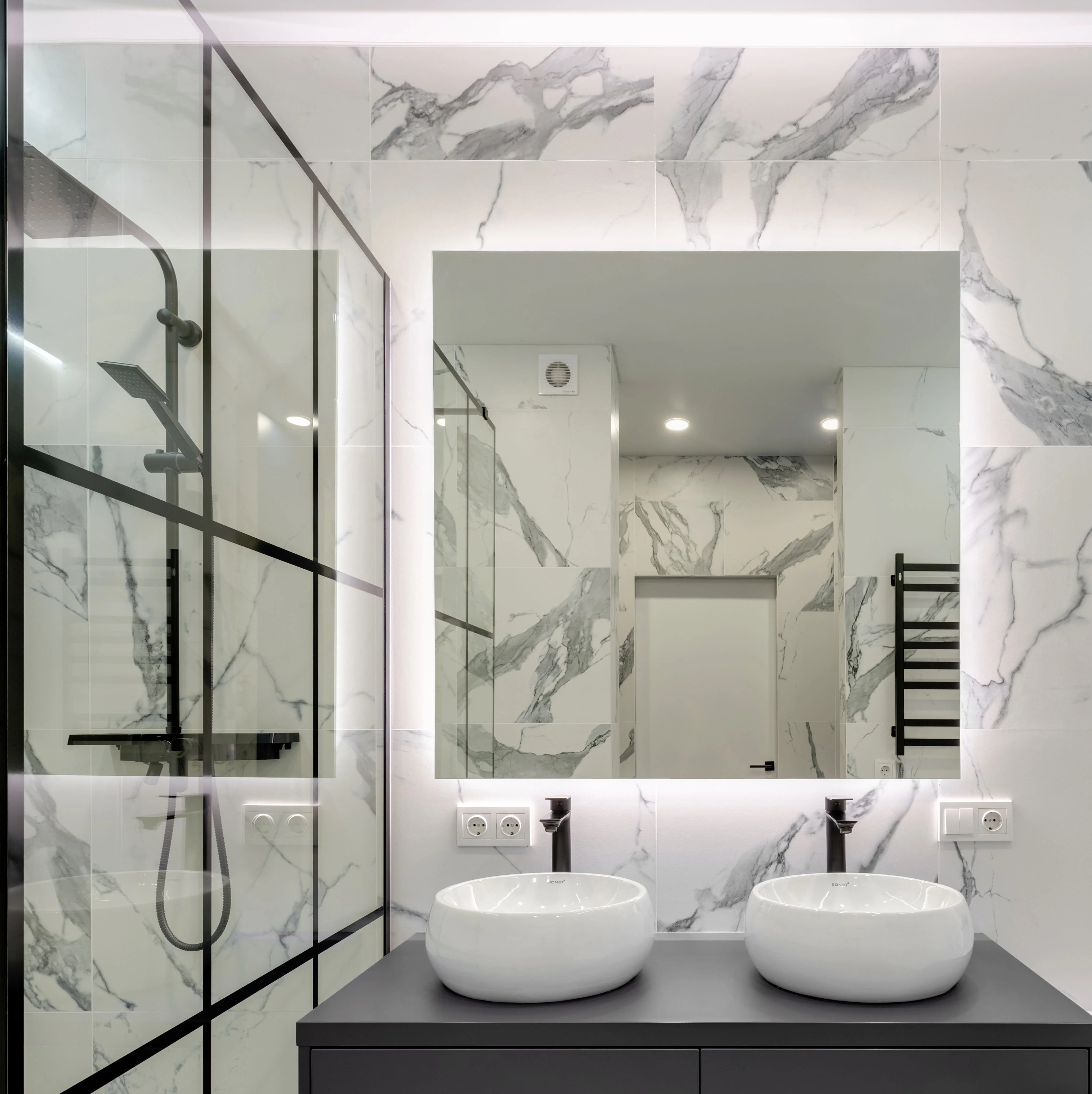 Зеркало с фоновой LED подсветкой-0